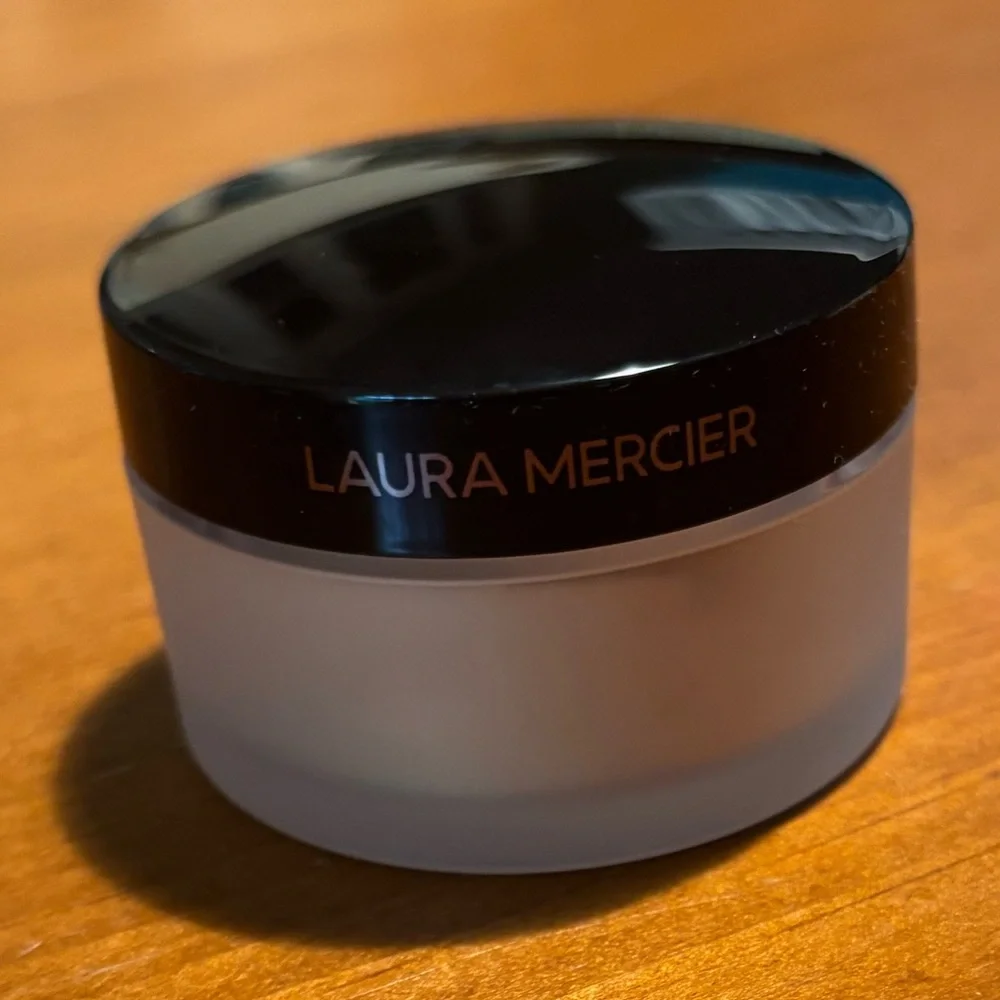 Laura Mercier Secret Brightening Powder for Under Eyes